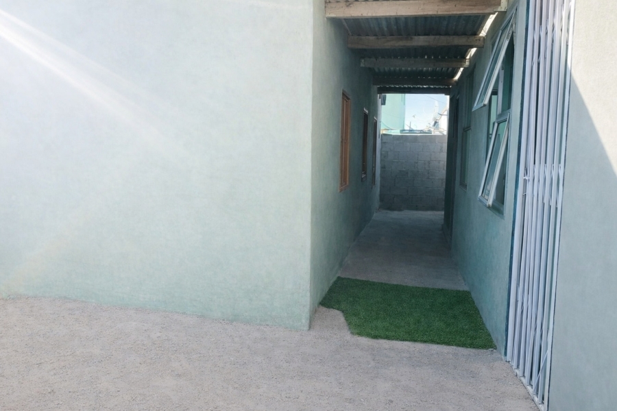 2 Bedroom Property for Sale in Delft South Western Cape